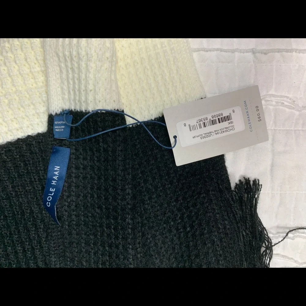 NWT Calvin Klein Colorblock Rib Knit Fringe Scarf | Black & Ivory